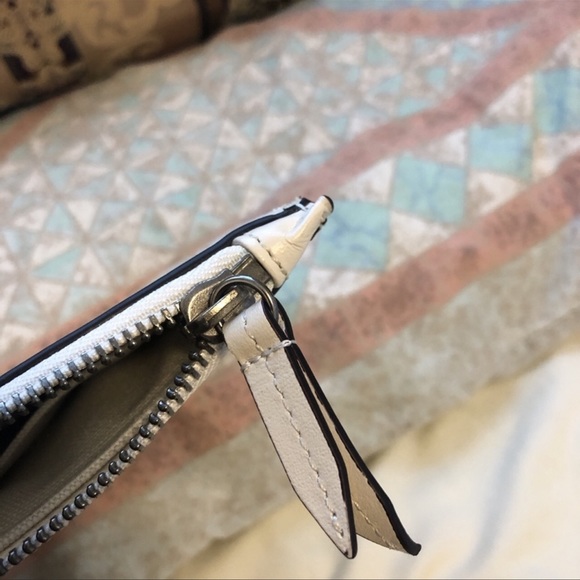 Gucci Guccy Wristlet Clutch - Picture 5 of 6